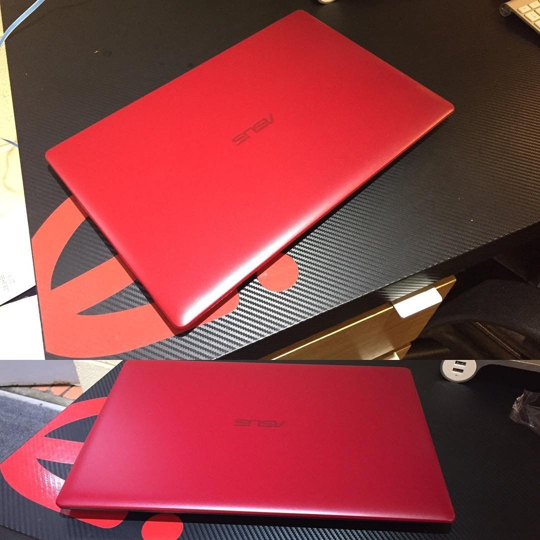 Laptop Wrap Matt Red